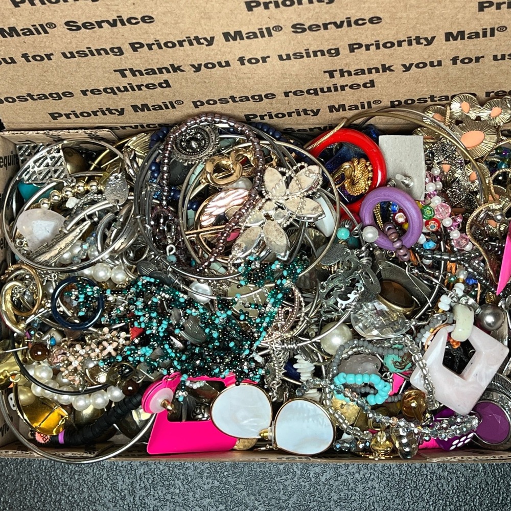 2.9 Lbs Craft Jewelry Lot Broken Repair Repurpose Wearable Resell